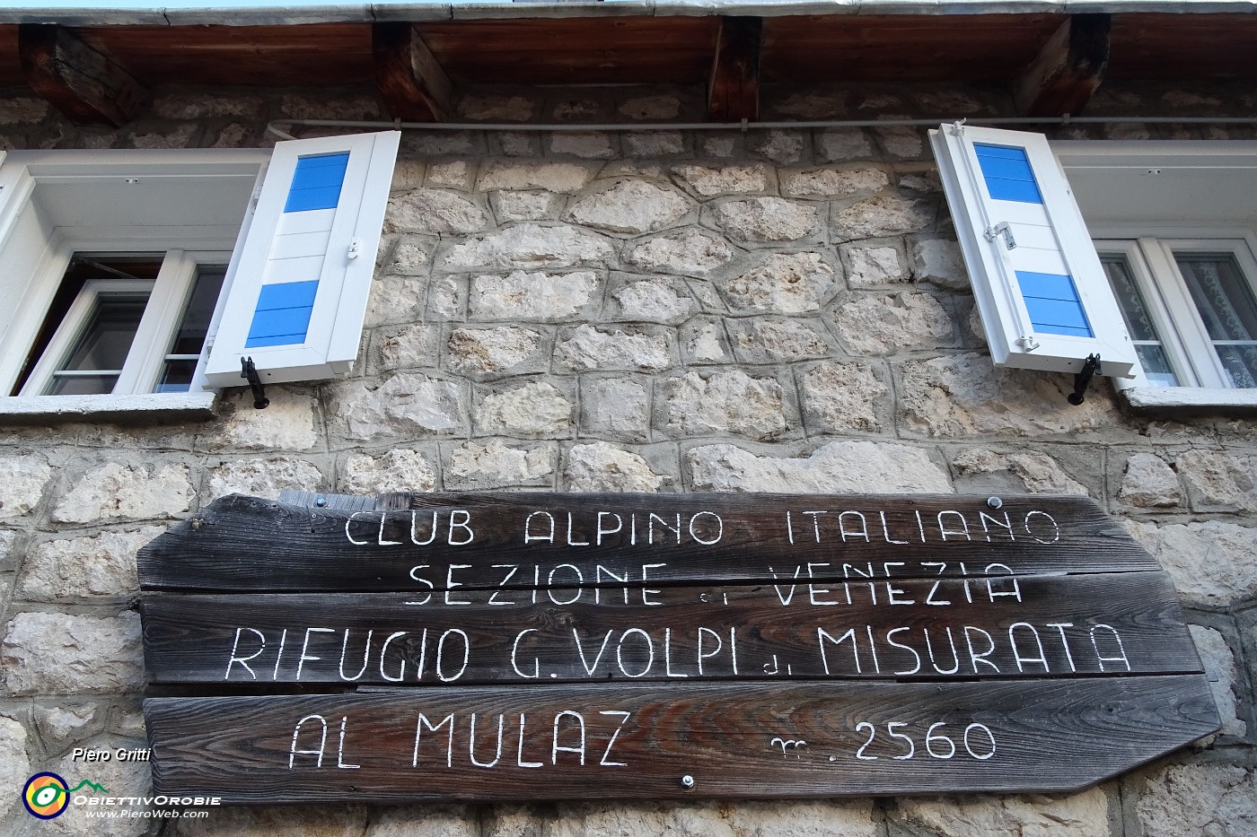 09 Rif. Giuseppe Volpi al Mulaz (2560 m).JPG